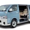 「レクビィソラン」（オプション塗装車）
