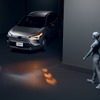 小糸製作所が開発したシグナルロードプロジェクション搭載ヘッドランプ