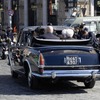 イタリア共和国建国記念日の式典で、セルジョ・マッタレッラ大統領が大統領専用車のランチア『フラミニア』に乗車してパレード