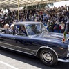 イタリア共和国建国記念日の式典で、セルジョ・マッタレッラ大統領が大統領専用車のランチア『フラミニア』に乗車してパレード
