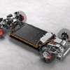 ポルシェ『マカン』に世界初の予防的異常検知システム、AIでバッテリー寿命延長