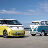 待望のVW『ID. Buzz』日本受注開始に「レトロでツートン可愛い」「900万円はキビシイ…」などSNSで反響 画像