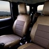 車内を「ネオクラシック」に変身、シートカバー「ヘリテージメッシュ」誕生