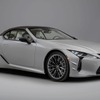 レクサス LC500コンバーチブル、新色「ウィンド」採用の限定モデルが米国発表