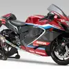 ヨシムラ HEPTAチタンサイクロン TTBC チタンブルーカバー/カーボンエンド / ファイヤースペック　ハヤブサ装着例
