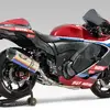 ヨシムラ HEPTAチタンサイクロン TTBC チタンブルーカバー/カーボンエンド / ファイヤースペック　ハヤブサ装着例