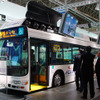 【東京ショー2002速報】空気を吸い込む音が特徴的!?　トヨタ『FCHV-BUS2』