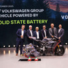 全固体電池の世界初実走デモ、VWグループがドゥカティで技術実証…IAAモビリティ2025
