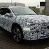 メルセデスベンツ GLA 次世代型のプロトタイプ