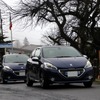 続々と早朝の車山高原に集まる参加車両