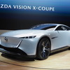 マツダ、ロータリーPHEV搭載スポーツ『ビジョン・クロスクーペ』公開…ジャパンモビリティショー2025