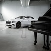 特別仕様のベントレー『フライングスパー・スピード』と限定生産ピアノ「スタインウェイ・グランドピアノ」
