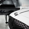 特別仕様のベントレー『フライングスパー・スピード』と限定生産ピアノ「スタインウェイ・グランドピアノ」