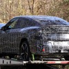 BMW iX4 市販型のプロトタイプ
