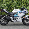 ヤマハ YZF-R25（マットパールホワイト）