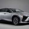 レクサス『RZ』改良新型、米国発売へ…「プラグ&チャージ」機能搭載 画像