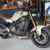 ヤマハ XSR900 2025年モデル(セラミックアイボリー)