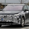 アウディ Q4 e-tron スポーツバック改良新型のプロトタイプ
