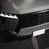 フロントグリルまわりのディテールも美しく保護。マットな質感がGX550の精悍さを強調する