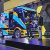 「80回の充電で世界一周」をめざす電気トラックの旅。ドライバーはトビアス・ワグナー
