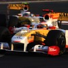 2009年アブダビGP。僚友グロージャンをリードするアロンソ