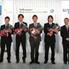 4部門優勝者。向かって左から中川、瑜伽、久保田、坂巻各選手、ドリザスVGJ社長