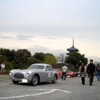 東寺をスタートする参加車たち。チシタリア202SCもスタートに着く