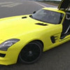 SLS AMG E-CELLをデビッド・クルサードが試乗（画像は動画キャプチャー）