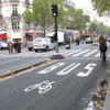 パリ市内のバスバイクレーン（バス自転車共用道）