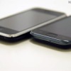 GALAXY S（手前）のラウンド型のフォルムがiPhone3GSと非常によく似ている GALAXY S（手前）のラウンド型のフォルムがiPhone3GSと非常によく似ている