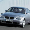 新型BMW『5シリーズ』の内覧会、都市部でキャラバン