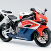 ホンダ『CBR1000RR』に電子制御ステアリングダンパー