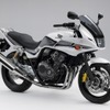 CB400 SUPER BOL D'OR（パールサンビームホワイト）