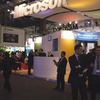 マイクロソフトのブース。ブース内では主にWindows Phone 7端末が展示されており、どの端末も多かれ少なかれ並ばなくてはならなかった マイクロソフトのブース。ブース内では主にWindows Phone 7端末が展示されており、どの端末も多かれ少なかれ並ばなくてはならなかった