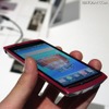 Xperia arc SO-01C「Sakura Pink」。女性ユーザーの取り込みを狙う。 Xperia arc SO-01C「Sakura Pink」。女性ユーザーの取り込みを狙う。