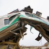 東日本大震災 最新の電車がまるで紙くずのようになった