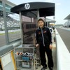 日本ヒューレット・パッカード（株）をメインスポンサーに迎えたリアル・レーシング（ドライバーは新人・小林崇志）は、ピットウォールのコマンドポストの電源を屋根からのソーラーパワーで得る試みを実施中。「こういう時代ですから、いろいろ考えていかないとね」と金石勝智監督