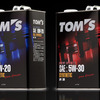 TOM'S　左/ECO SPORTS　右/NEW SPORTS