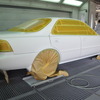 子供たちに塗装される前の車両