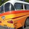 1959年型シボレー風テールをもつバス