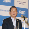 志賀俊之自工会会長は31日、メディアとの懇談会で「日本でかつて経験のない空洞化が起きつつある」と強い危機感を表明した。