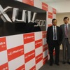 新型SUVの車名をXUV500と発表したマヒンドラ＆マヒンドラ社首脳