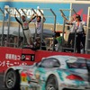 “痛車”の初音ミクグッドスマイルBMWがSUPER GT300クラスのチャンピオン獲得