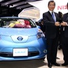 2011-2012年日本カーオブザイヤーは電気自動車の 日産リーフ。