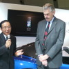 東レ・ブース、ゴードン・マレー氏と後藤氏が来場(東京モーターショー11、2日)