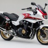 CB1300 SUPER TOURING パールサンビームホワイト×キャンディーアルカディアンレッド×サイクロンブルーメタリック