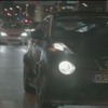 夜のドバイ市街地を走行する日産ジューク-R（動画キャプチャー）