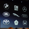 WWDC 2012で発表されたのは、BMWやGM、メルセデスベンツ、ランドローバー、ジャガー、アウディ、トヨタ、クライスラー、ホンダの9社。Microsoftと『Sync』など音声認識サービスを展開しているフォードやフィアット、ヒュンダイは今回のリストにはなかった。そういえば日産、マツダ、三菱、スバルなど日本のブランド、VWのロゴもない。