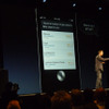 アップルの開発者向けイベントWWDC 2012（Apple World Wide Developpers Conference 2012）の基調講演、iOS 6のプレゼンテーションの様子。