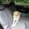 スバル・エクシーガ2.5i EyeSight 大型犬が2列目席に乗ったところ。ハンモック状のパートナーズカバーを装着